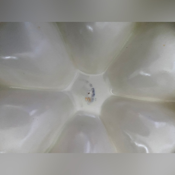 CROWN DEVON BONE CHINA VEGETABLE BOWL WITH RAISED CENTER DIP ENGLAND MCM - Picture 8 of 10